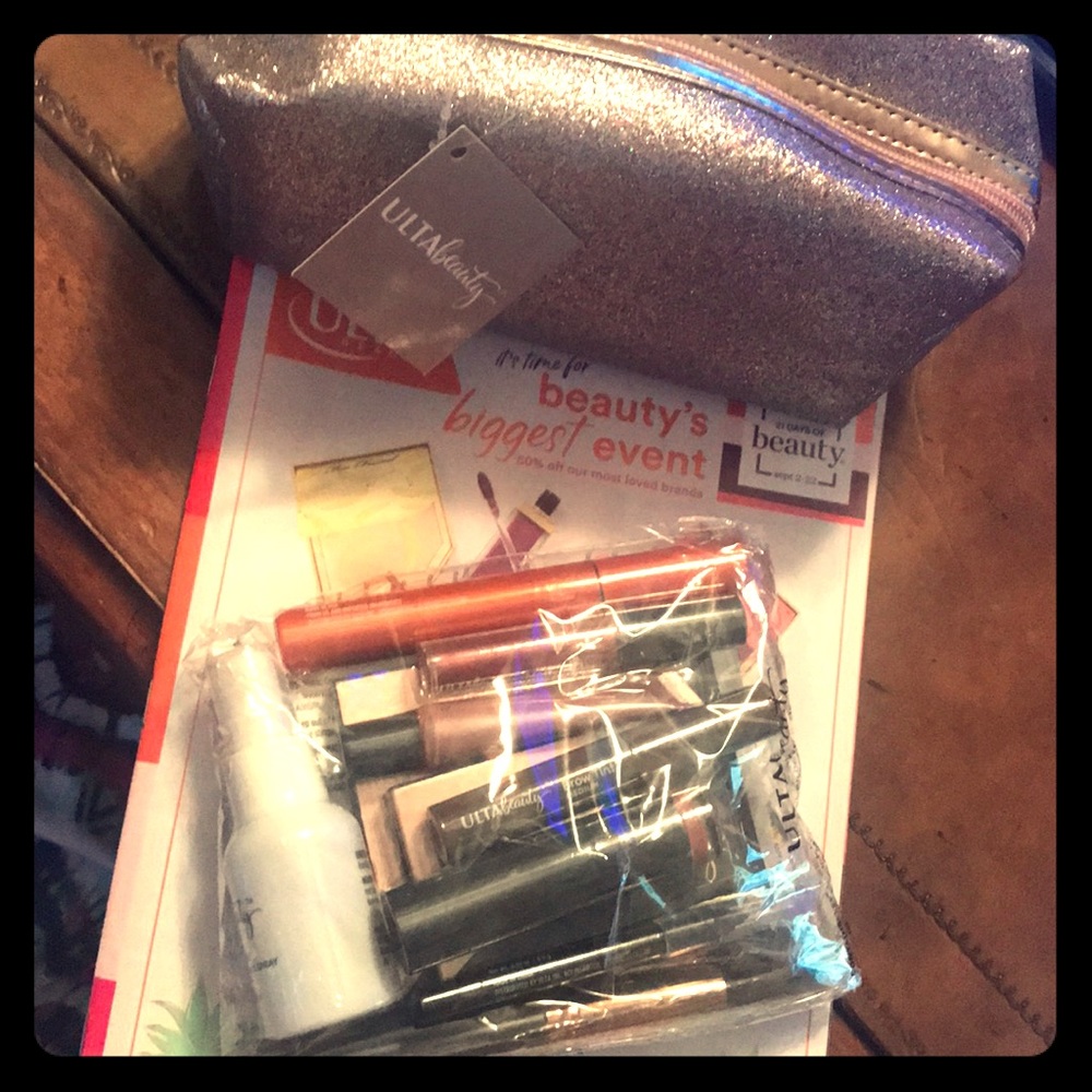 NEW Ulta Beauty Bag Full of Makeup & Brushes 💋💄